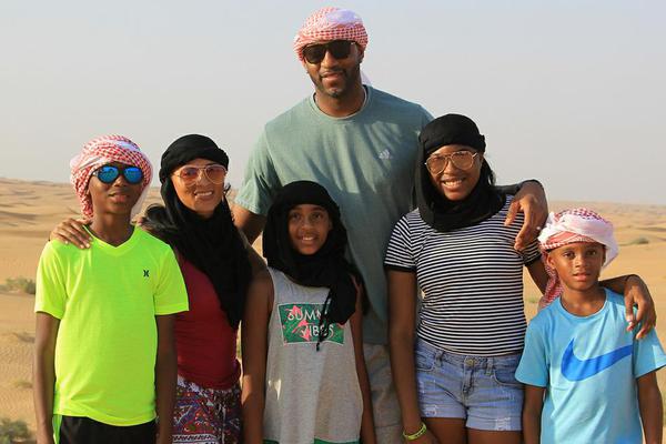 巴萨官方：受大雾影响，球队客战贝蒂斯的航班延误一小时