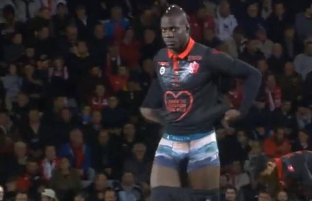 全国第十二届残疾人运动会：辽宁选手刘爽赛艇赛场连夺两金