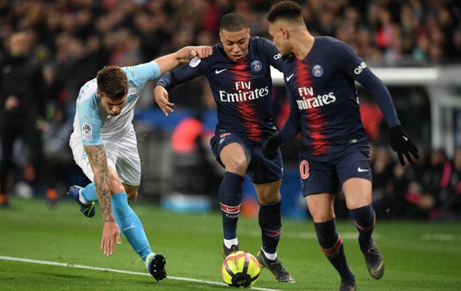 效率5年最低！西媒：丢掉金球后维尼持续走低，17场未进球（五年最差表现！西媒：金球失意后维尼状态走低，17战颗粒无收）