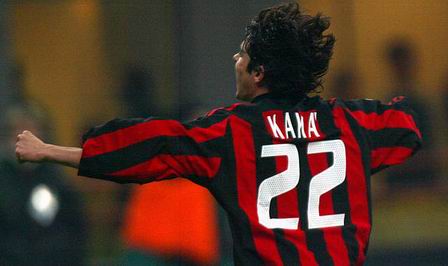 刺激的金靴争夺战！法比奥大四喜以28球力压卡扎获中超金靴（法比奥大四喜轰至28球，力压卡扎加冕中超金靴）